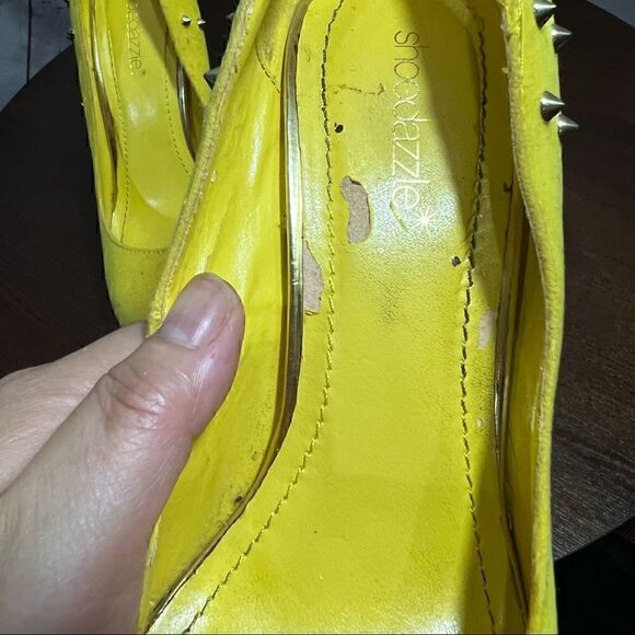 Shoe dazzle yellow suede like studded stiletto pumps GUC 8.5 - Picture 6 of 12